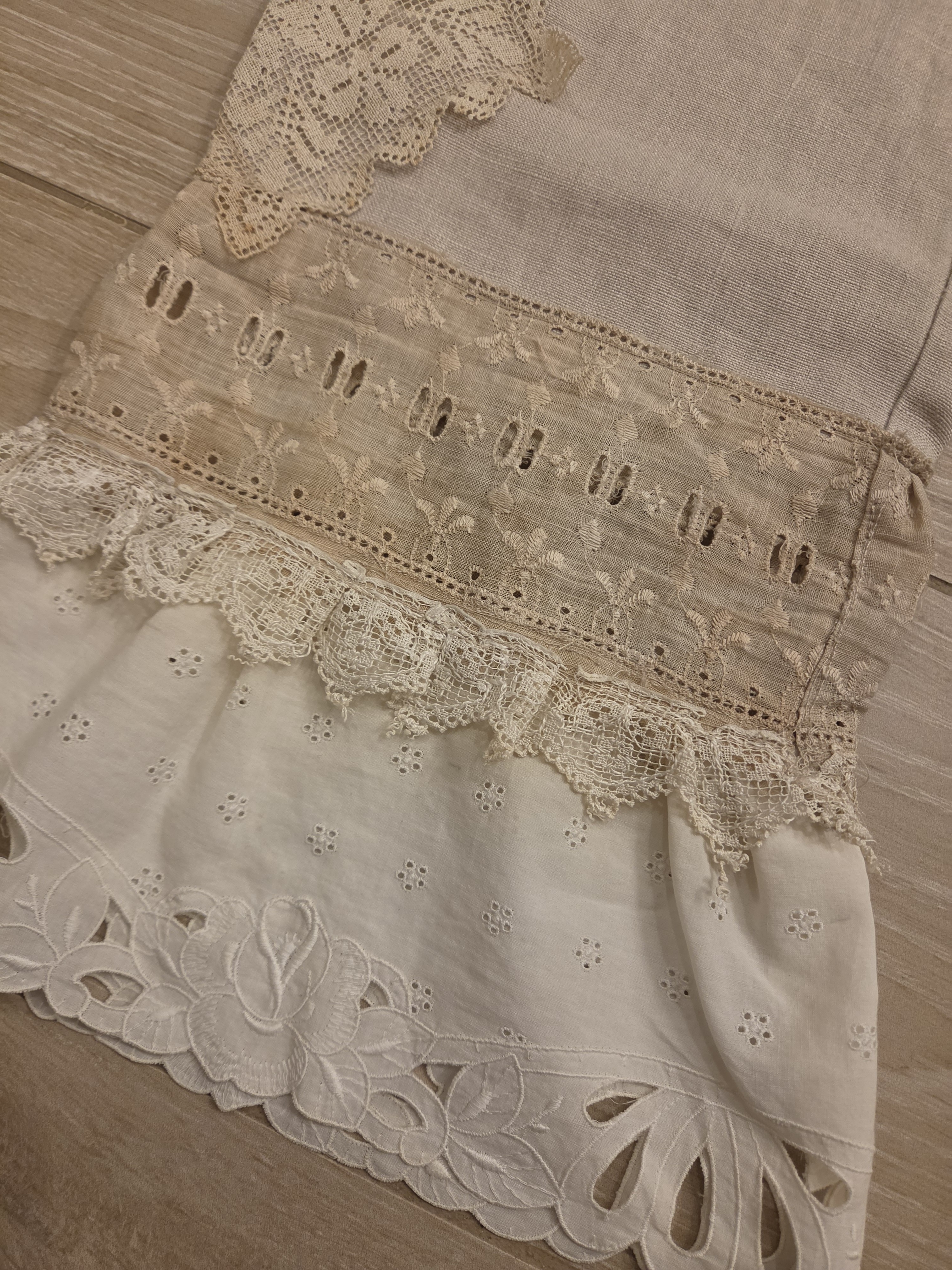 Very Rare Lace Trim Linen Pant